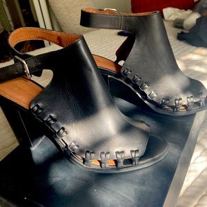 Country road Julie heeled peep toe heel